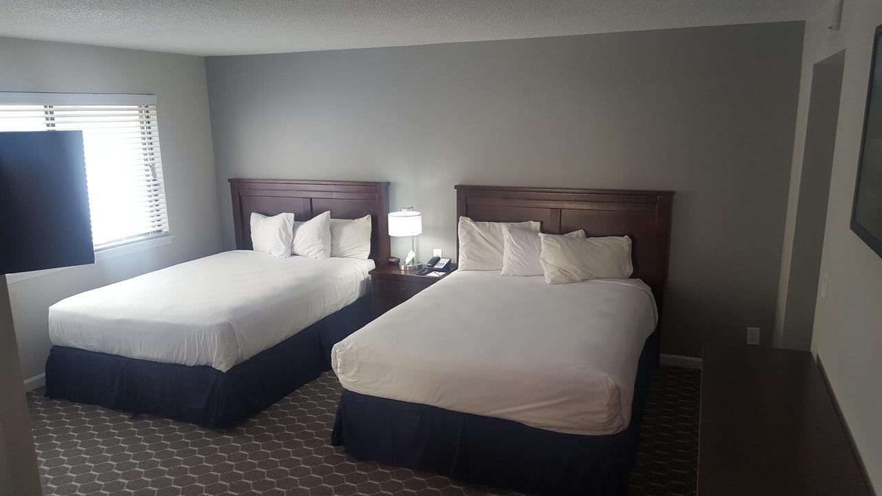 Sterling Hotel And Suites - thumb 7