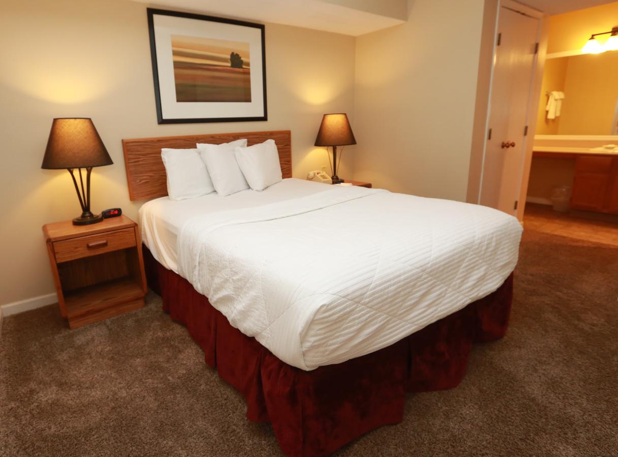 Sterling Hotel And Suites - thumb 12