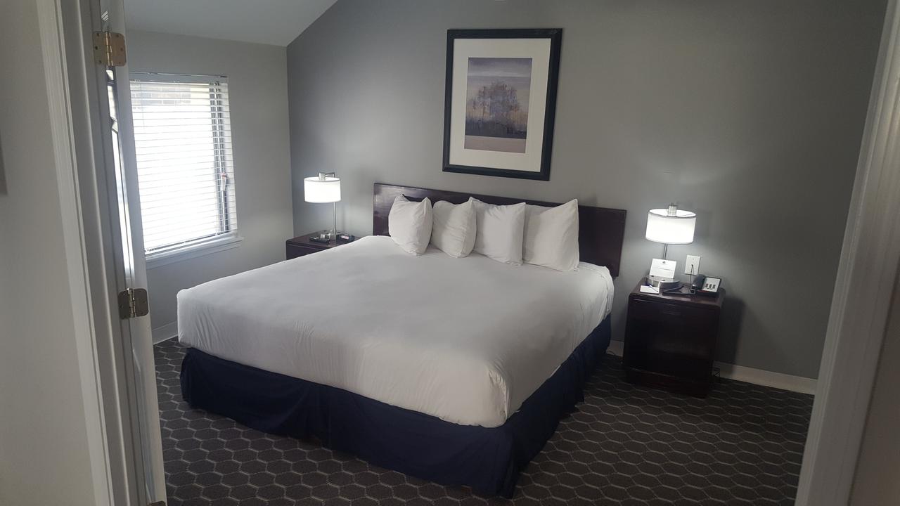 Sterling Hotel And Suites - thumb 3