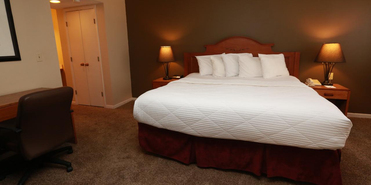 Sterling Hotel And Suites - thumb 32