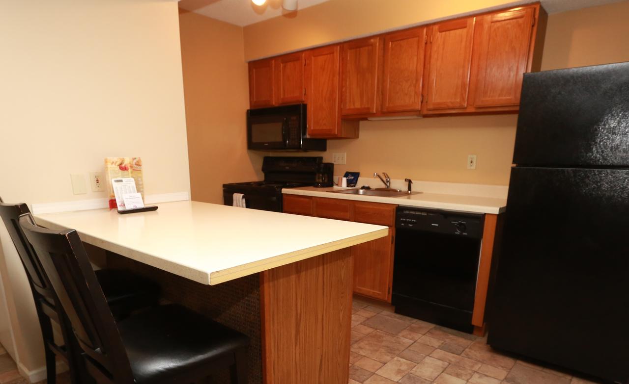 Sterling Hotel And Suites - thumb 29