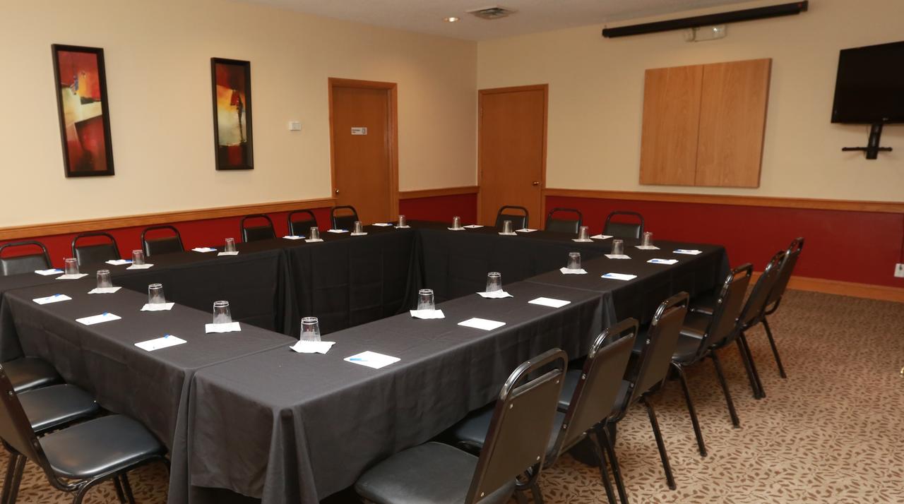 Sterling Hotel And Suites - thumb 16