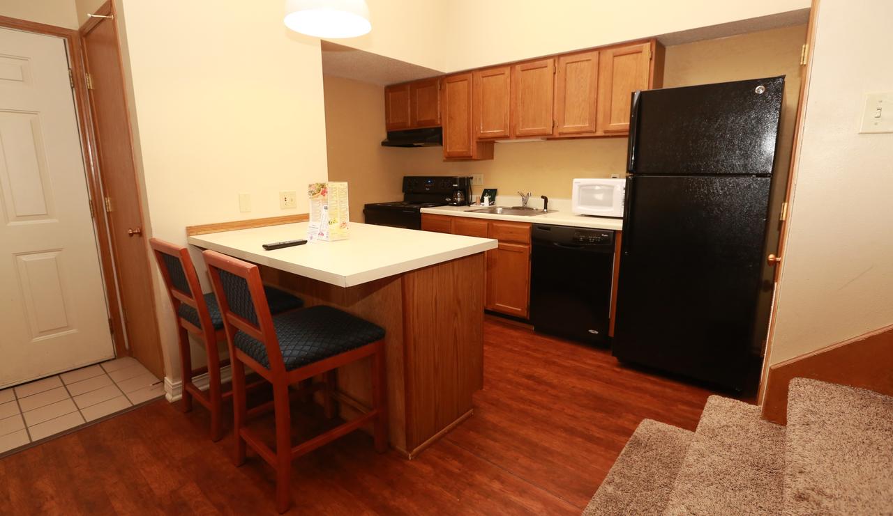 Sterling Hotel And Suites - thumb 23