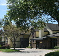 Sterling Hotel and Suites - Accommodation Rooms