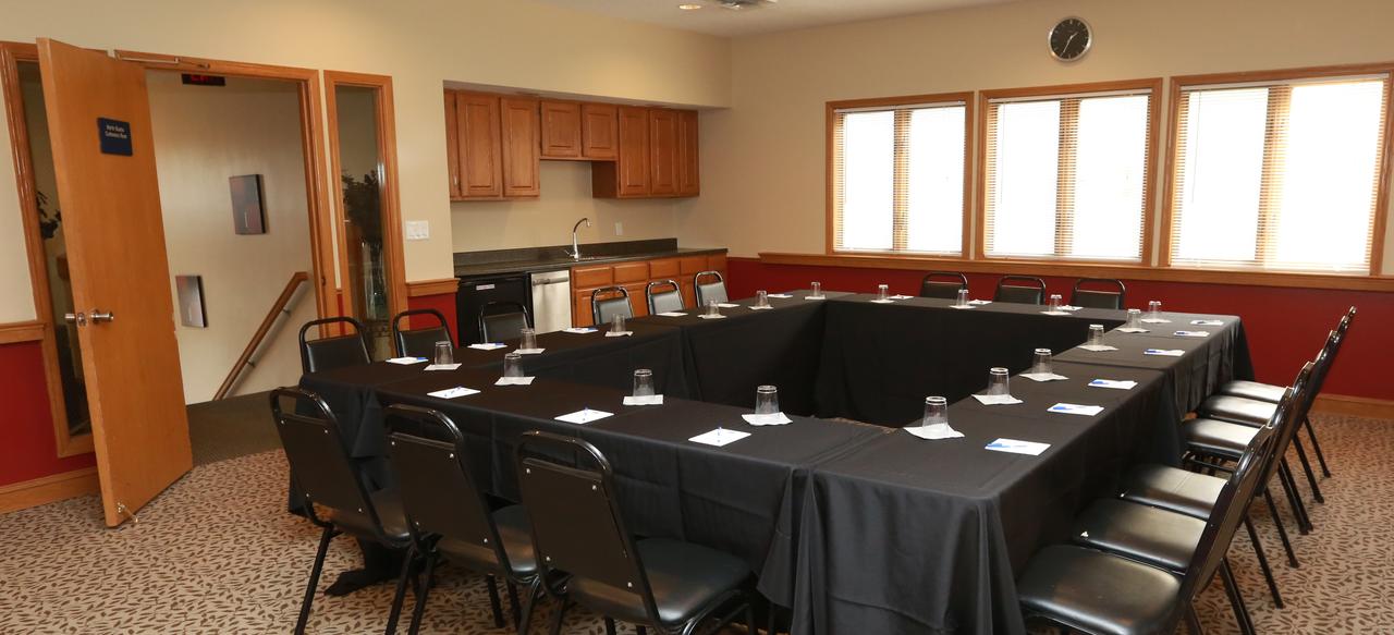 Sterling Hotel And Suites - thumb 17