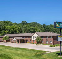 Quality Inn & Suites Decorah - Accommodation Rooms