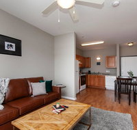 University Flat  Pool  Gym - Accommodation Rooms