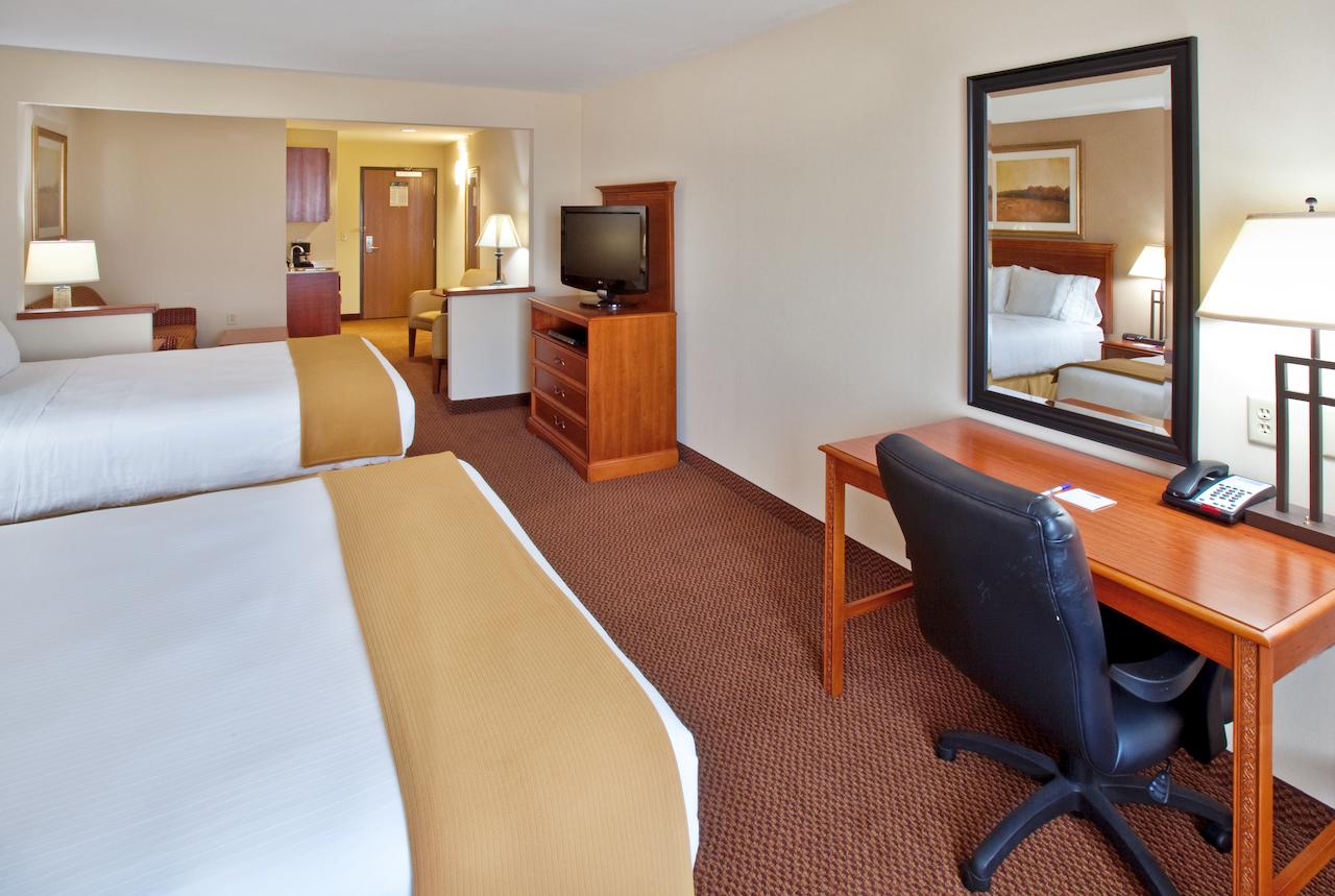 Holiday Inn Express Hotel & Suites Sheldon - thumb 8