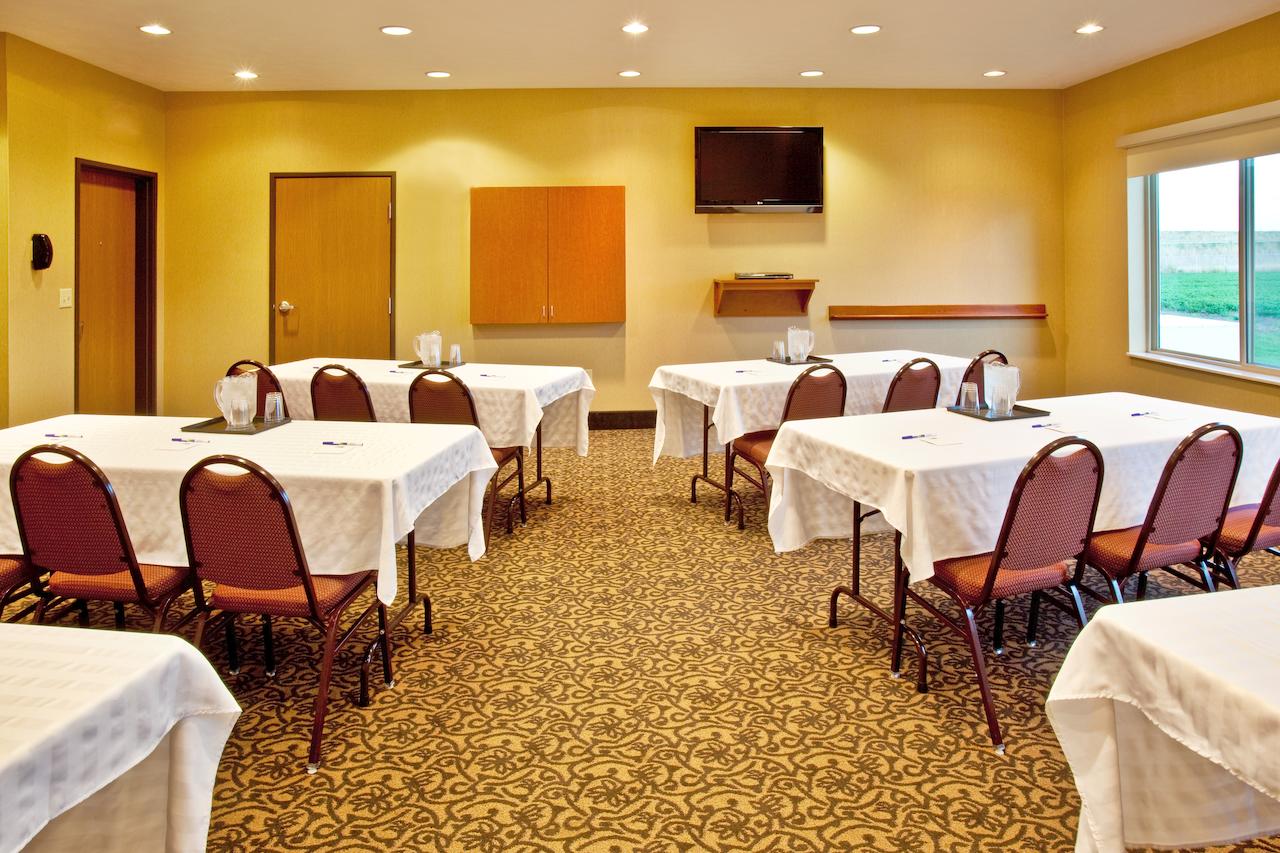 Holiday Inn Express Hotel & Suites Sheldon - thumb 23