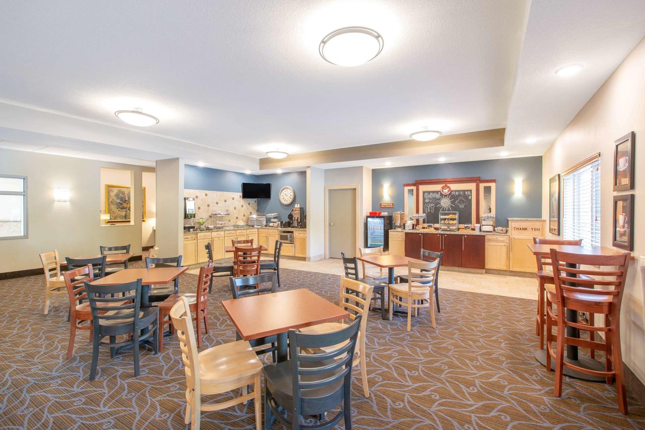 AmericInn By Wyndham Humboldt