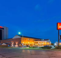 Ramada by Wyndham Topeka Downtown Hotel  Convention Center - Accommodation Rooms