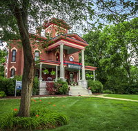 Lyons Twin Mansions - Accommodation Rooms