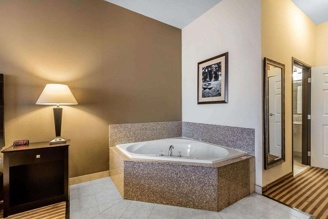 Comfort Inn & Suites Newton - thumb 43