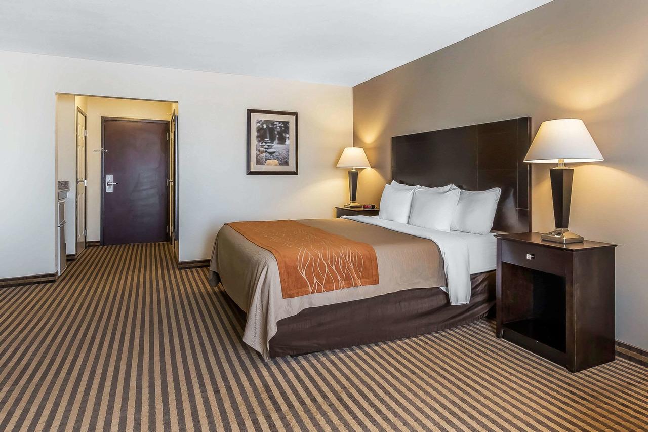 Comfort Inn & Suites Newton - thumb 36