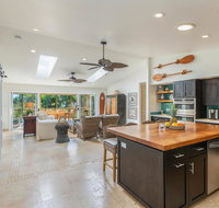 High-end home with views walk to the beach A/C in livingroom and much more - Accommodation Rooms