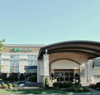 Holiday Inn Cincinnati-Riverfront - Accommodation Rooms