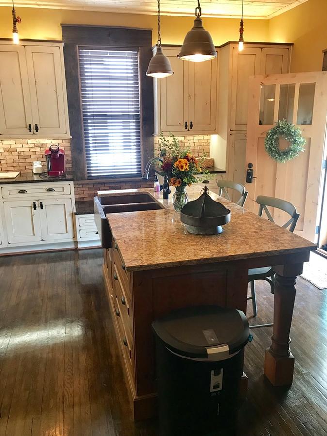 Knott On Main - thumb 6