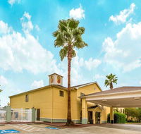 Super 8 by Wyndham Lake Charles/Sulphur - Accommodation Rooms