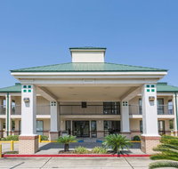 Super 8 by Wyndham Slidell - Accommodation Rooms