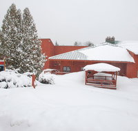 Snow Cap Inn - Accommodation Rooms