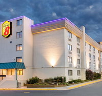 Super 8 by Wyndham Frederick - Accommodation Rooms