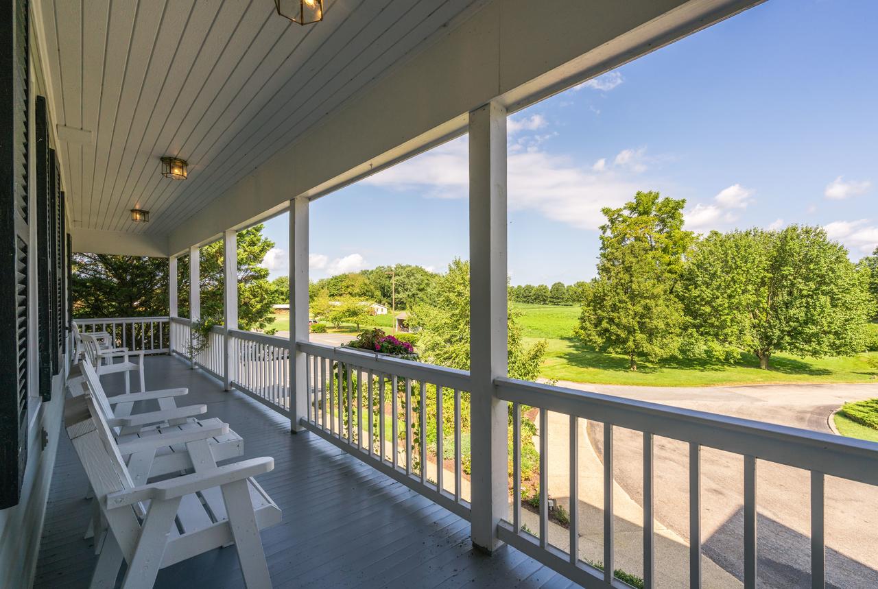 Kent Manor Inn - thumb 22