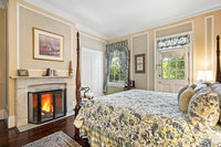 Ut Stevensville Accommodation Rooms