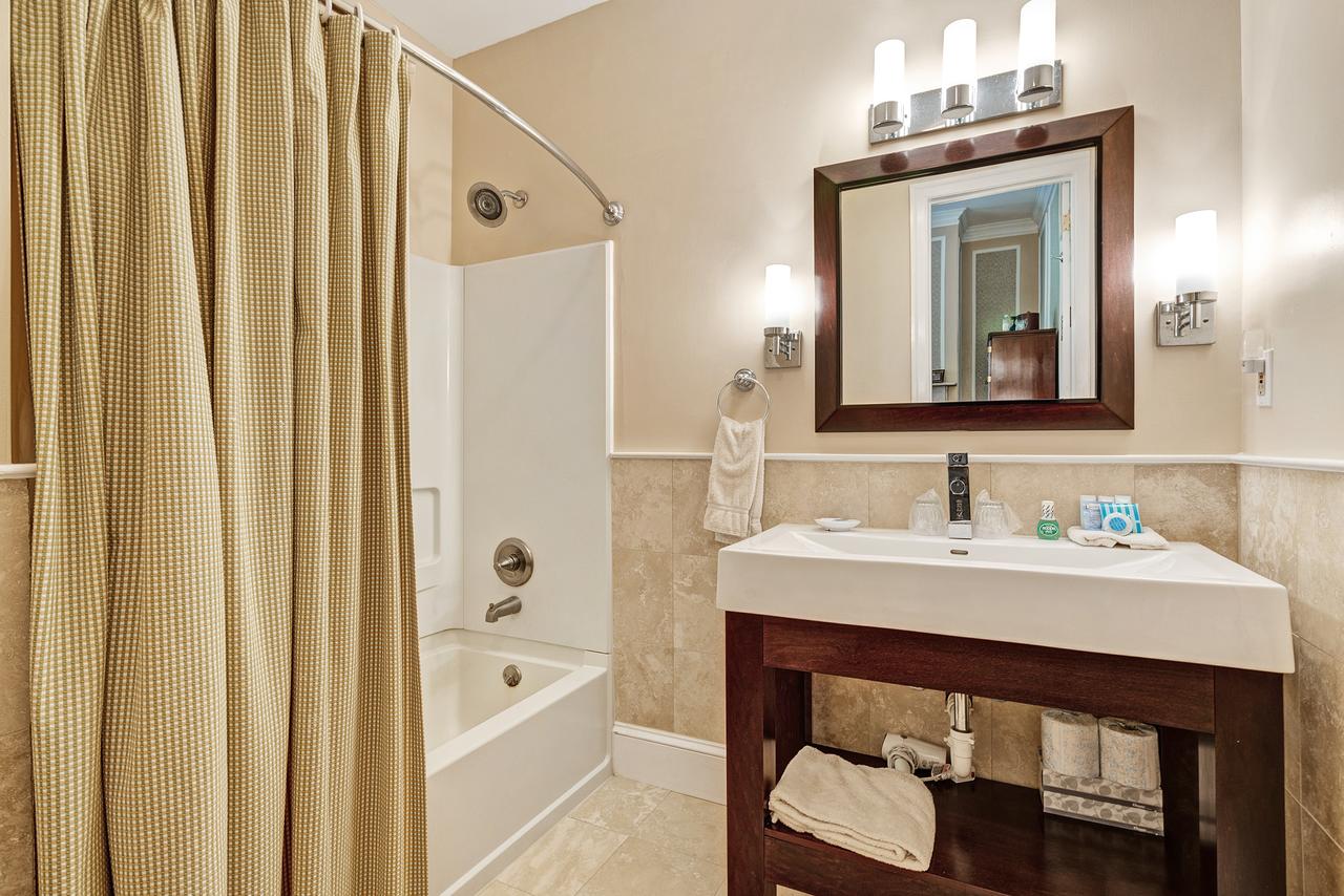 Kent Manor Inn - thumb 12