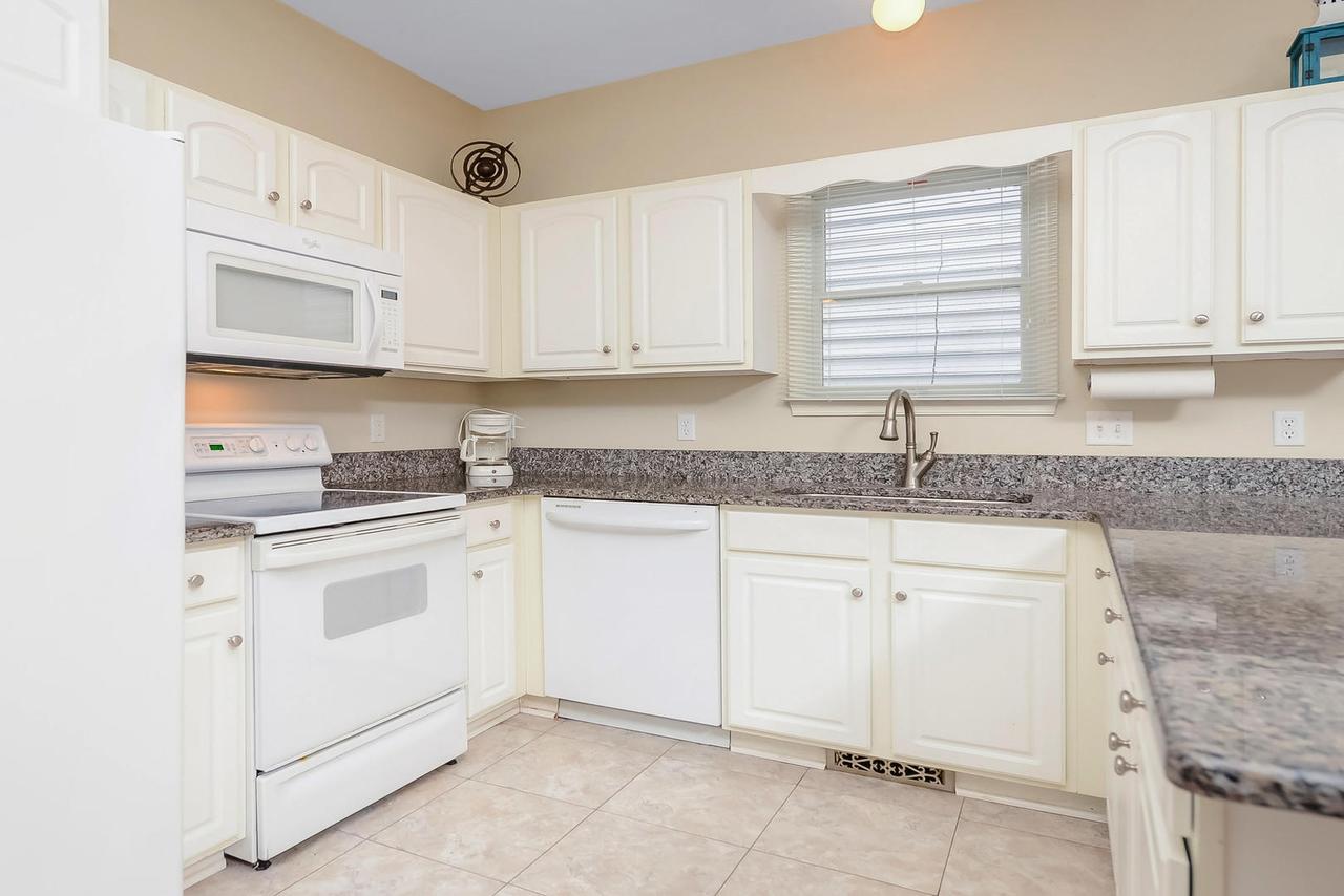 Just Beachy 5C Condo - thumb 5