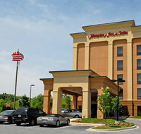 Hampton Inn & Suites Frederick/Fort Detrick - Accommodation Rooms