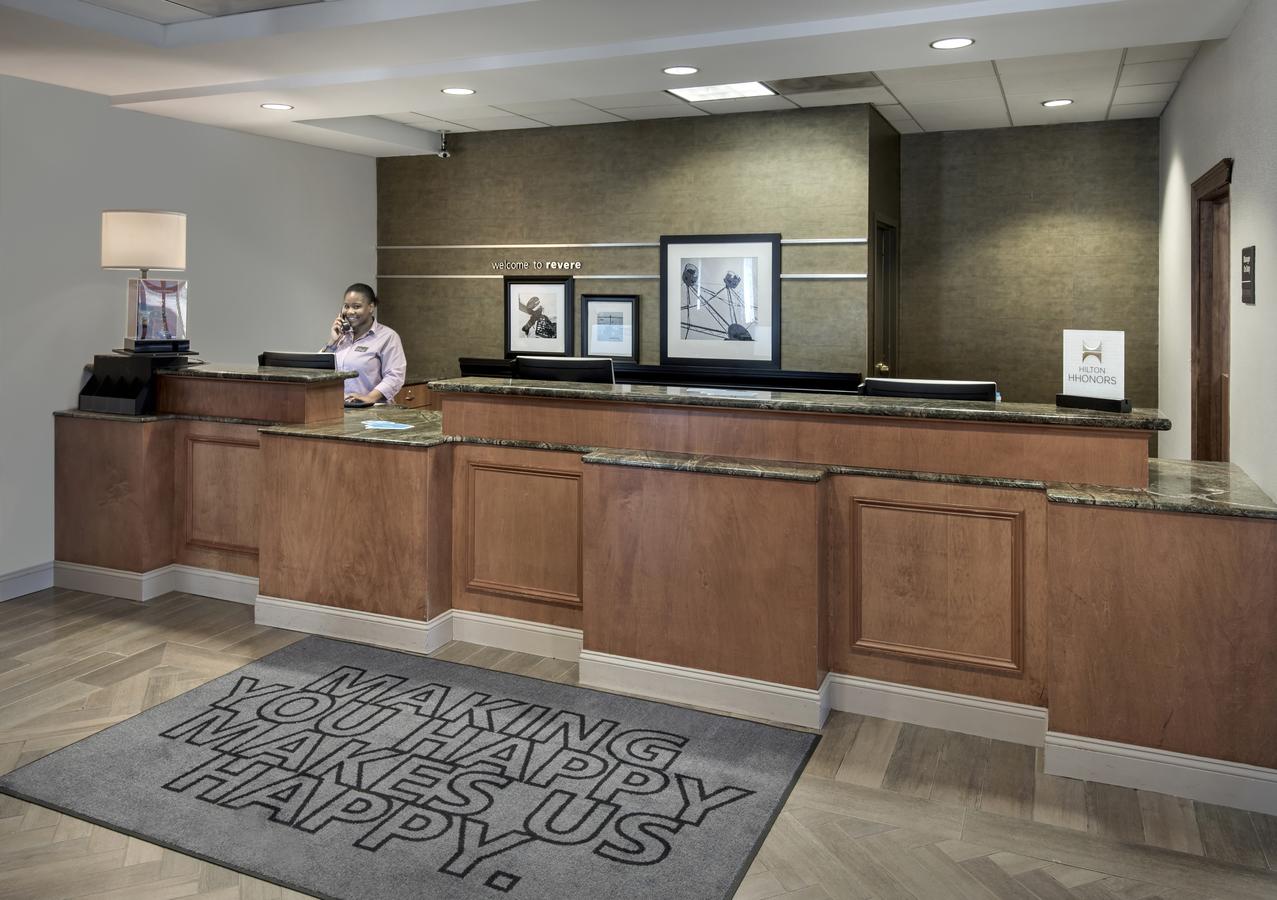 Hampton Inn Boston Logan Airport - thumb 12