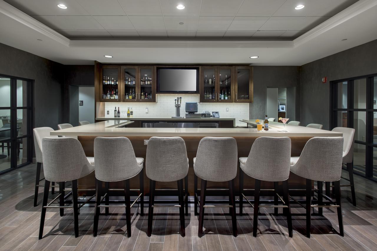 Hampton Inn Boston Logan Airport - thumb 1