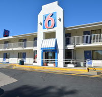 Motel 6 Springfield - Chicopee - Accommodation Rooms