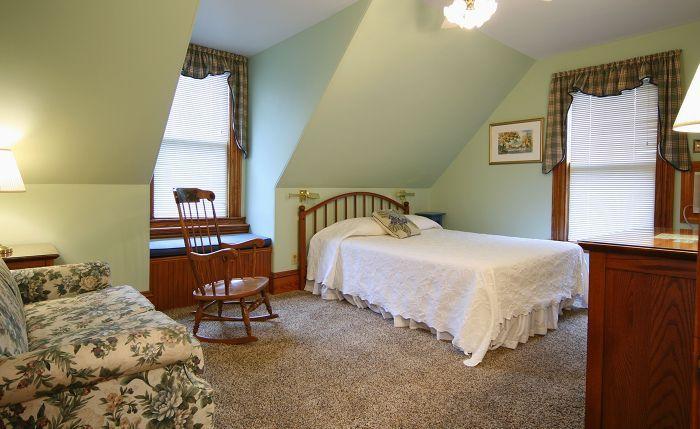 Pleasant Street Inn - thumb 20