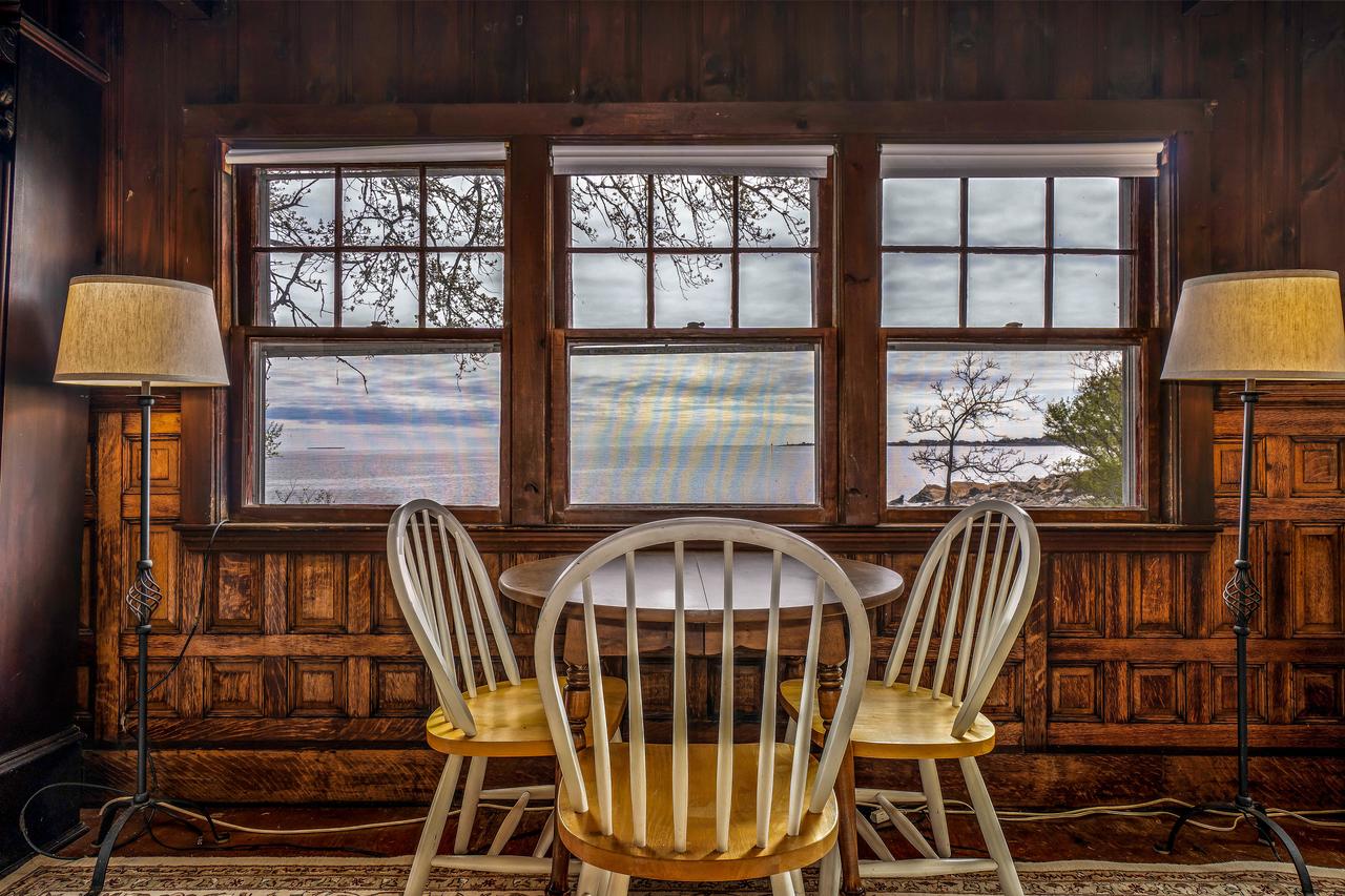Rustic Rockport Cottage - thumb 2