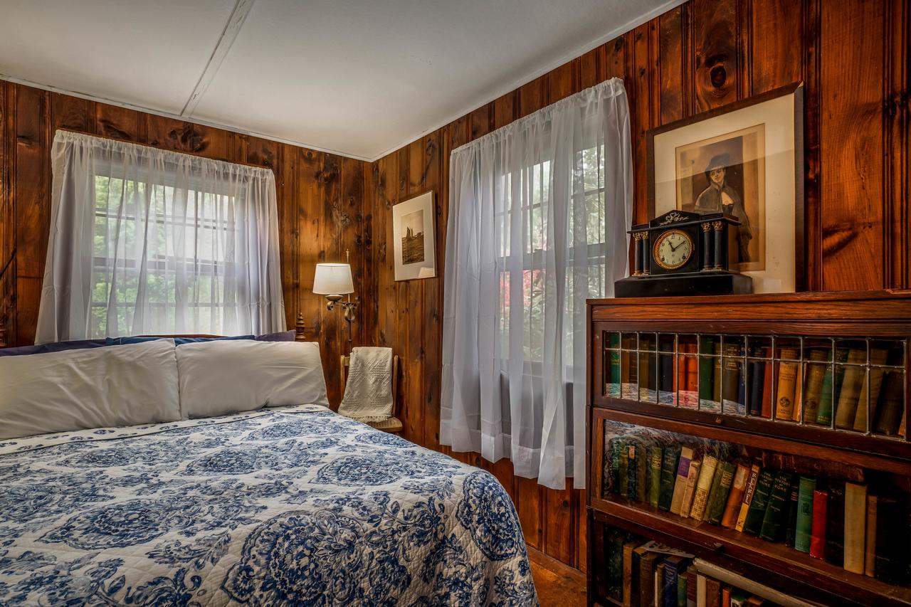 Rustic Rockport Cottage - thumb 30