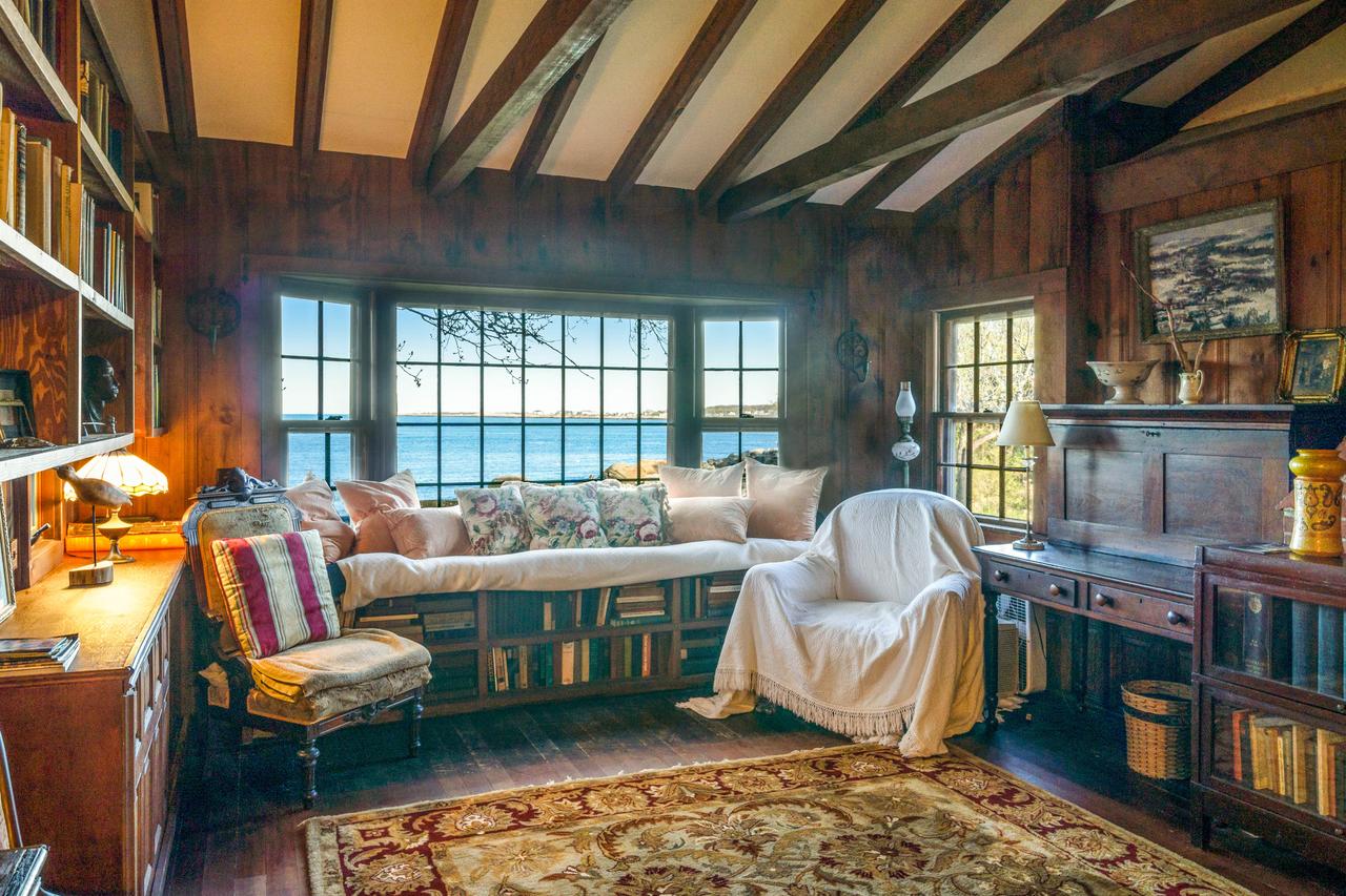 Rustic Rockport Cottage - thumb 1