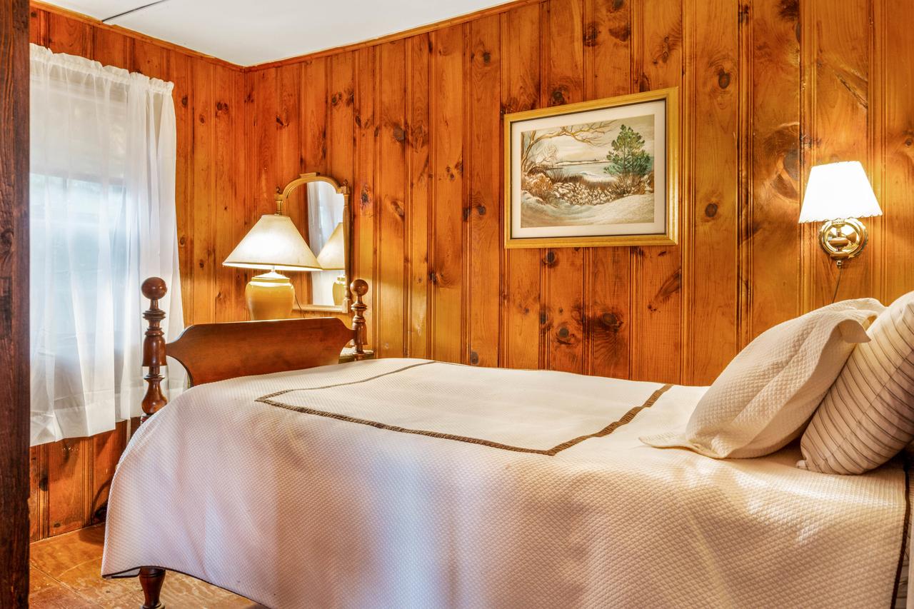 Rustic Rockport Cottage - thumb 14