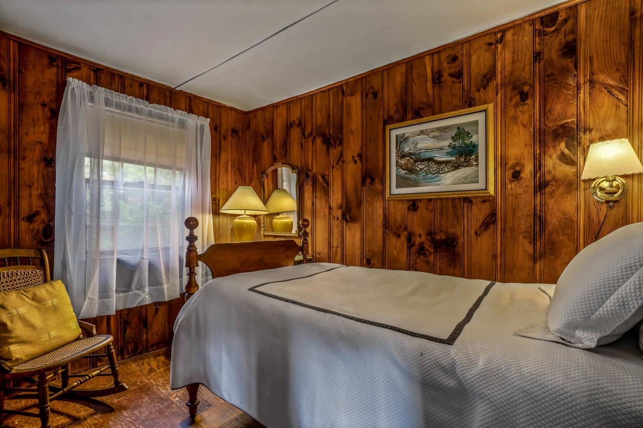 Rustic Rockport Cottage - thumb 17