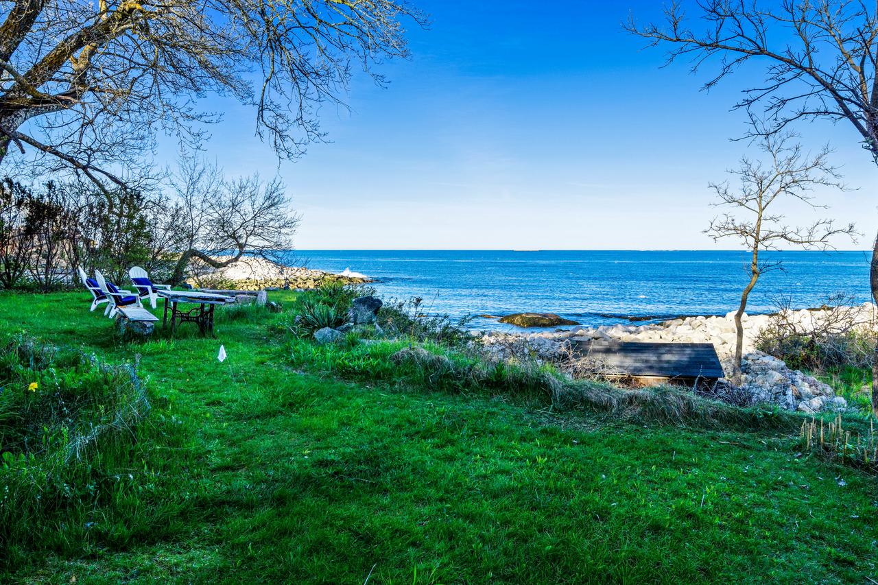 Rustic Rockport Cottage - thumb 25