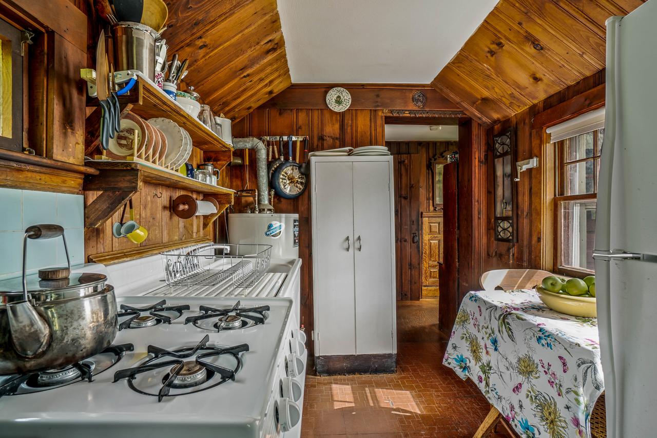 Rustic Rockport Cottage - thumb 13