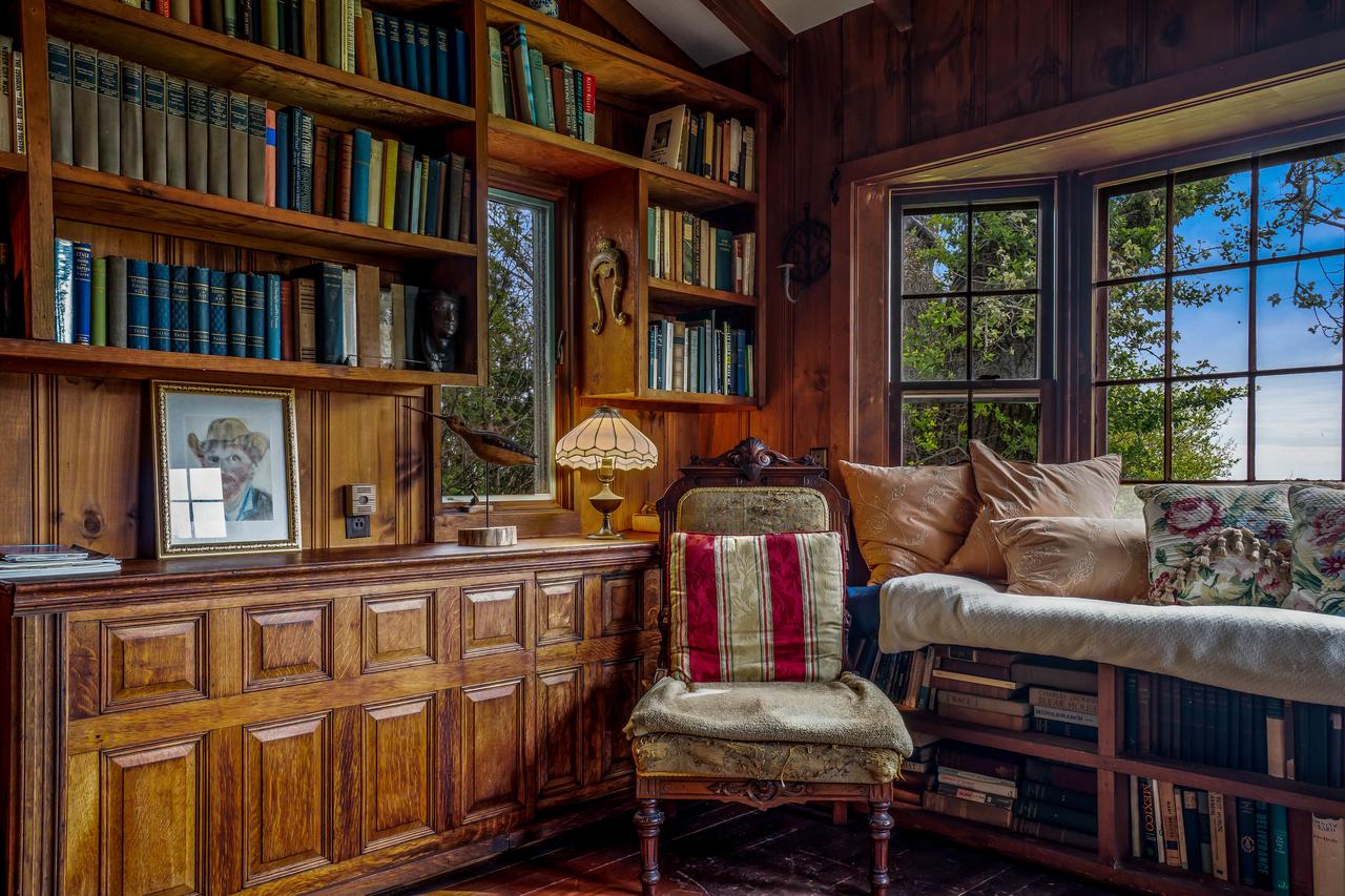 Rustic Rockport Cottage - thumb 26