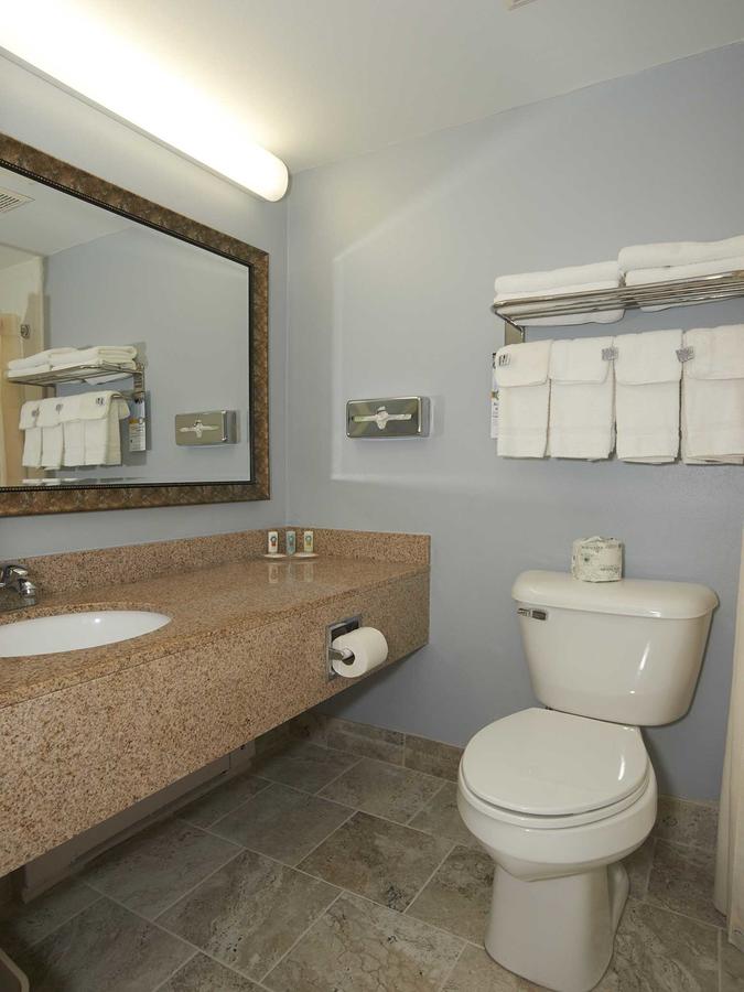 Quality Inn Cape Cod - thumb 1