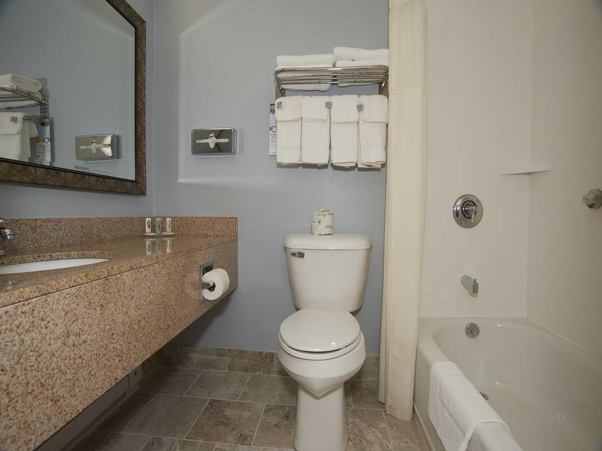 Quality Inn Cape Cod - thumb 4