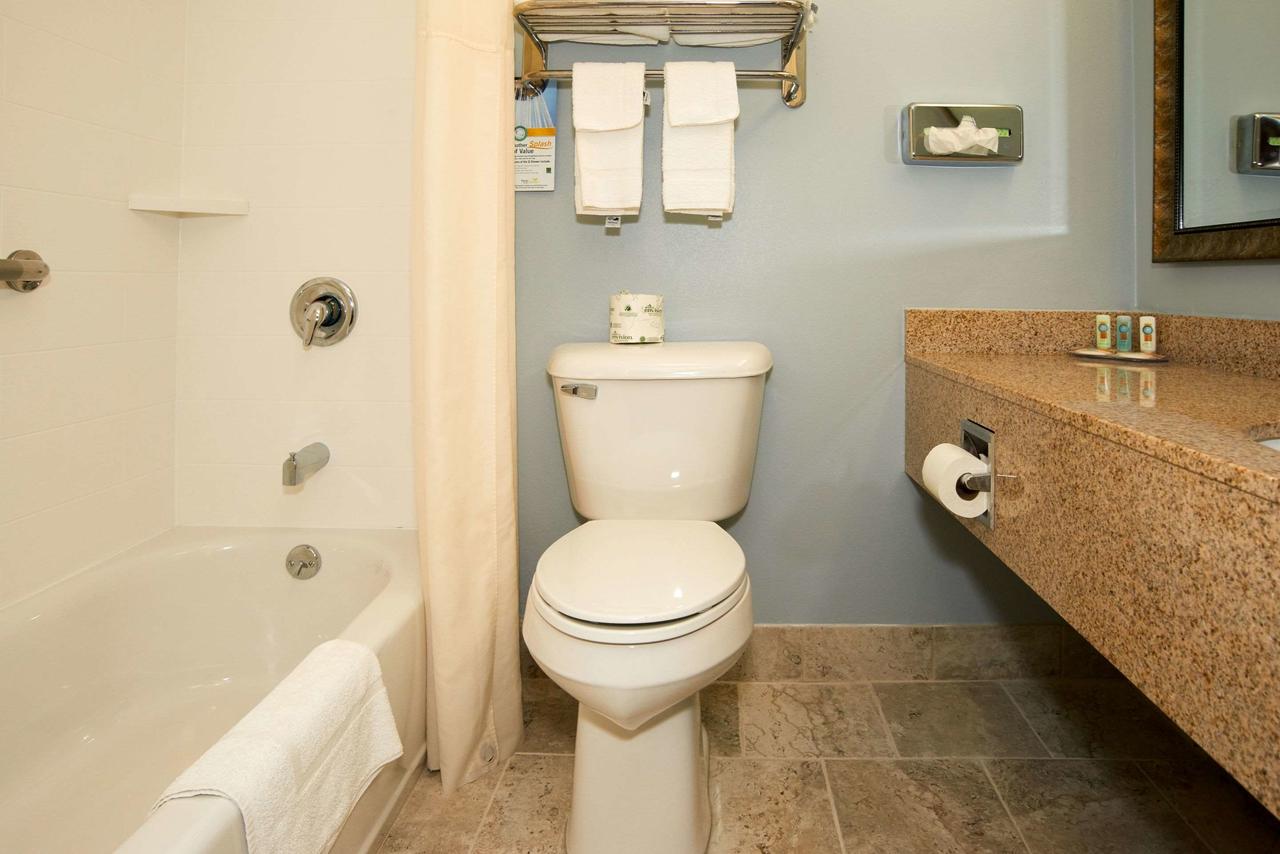 Quality Inn Cape Cod - thumb 6