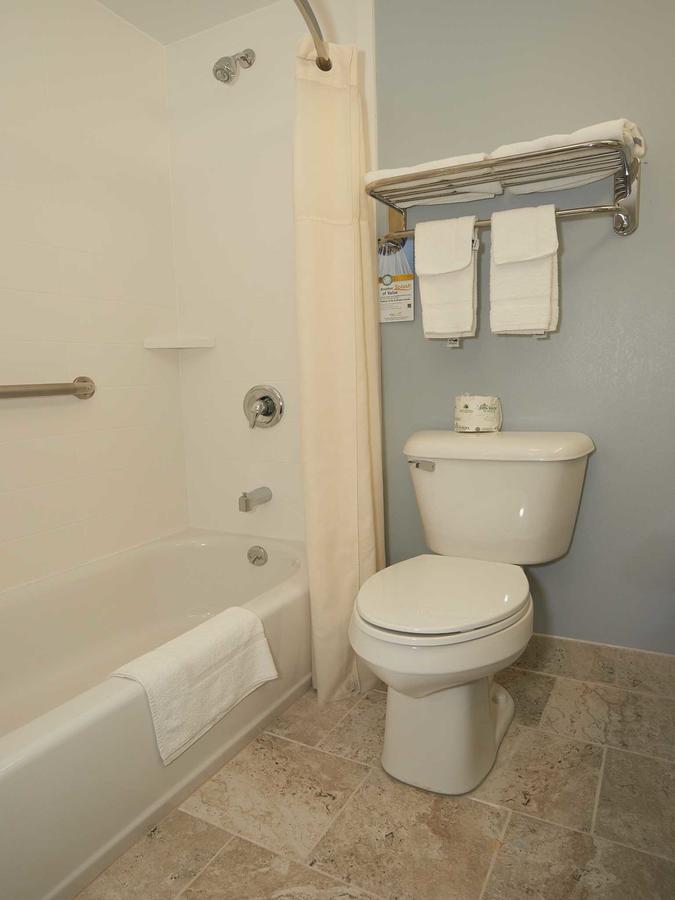 Quality Inn Cape Cod - thumb 11