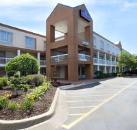 Howard Johnson by Wyndham Romulus Detroit Metro Airport - Accommodation Rooms