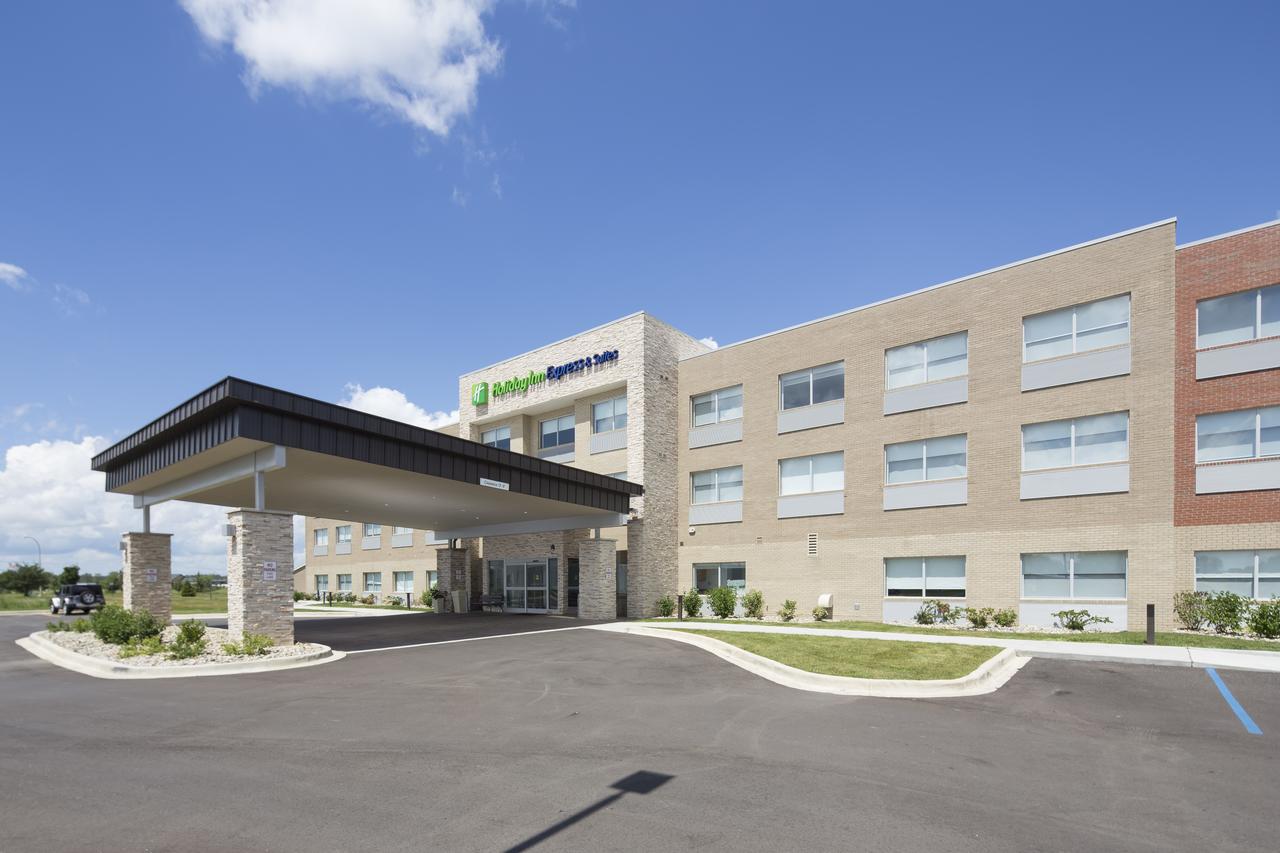 Holiday Inn Express & Suites Port Huron - thumb 0