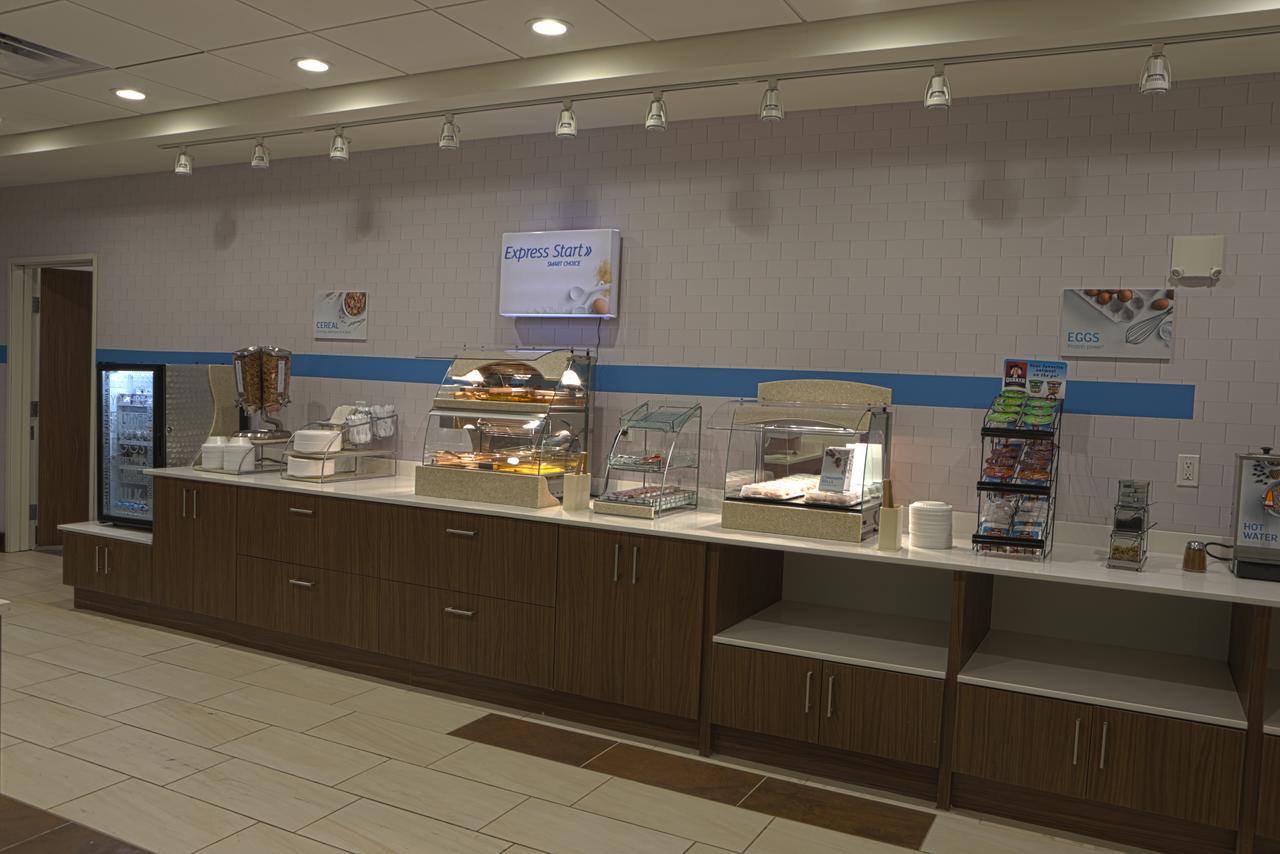 Holiday Inn Express & Suites Port Huron - thumb 10