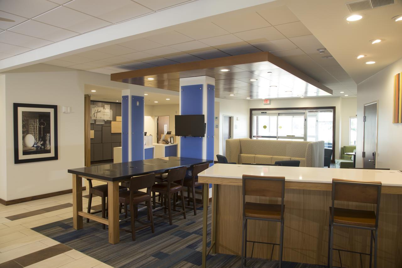 Holiday Inn Express & Suites Port Huron - thumb 6